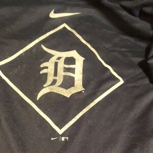 Retro Inspired Vintage Wash Soft Mlb Detroit Tigers X Nike Graphic Tee.